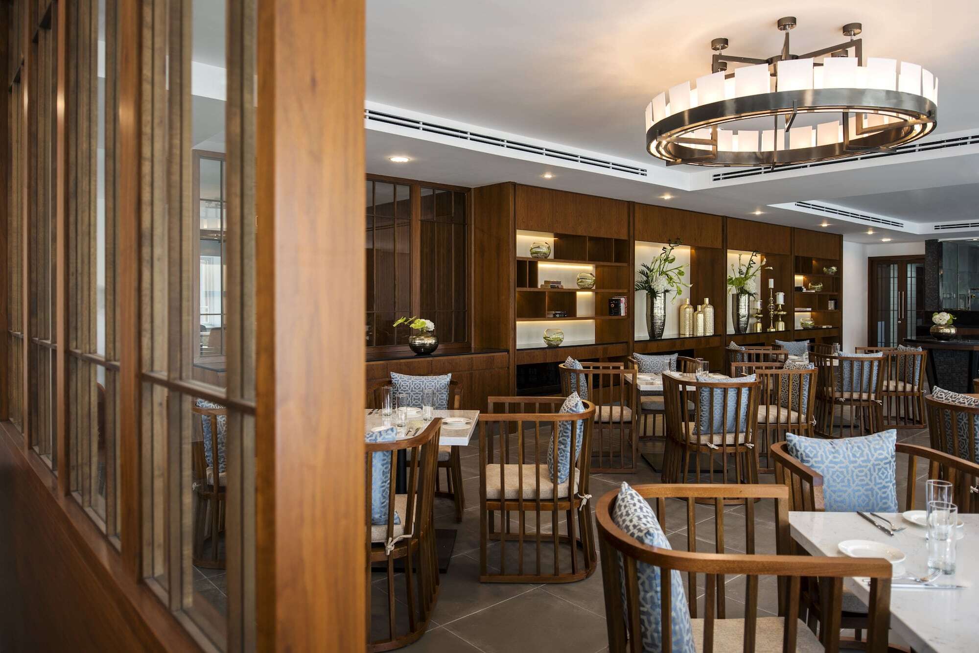 Fraser Suites Muscat Exteriör bild The interior of the restaurant