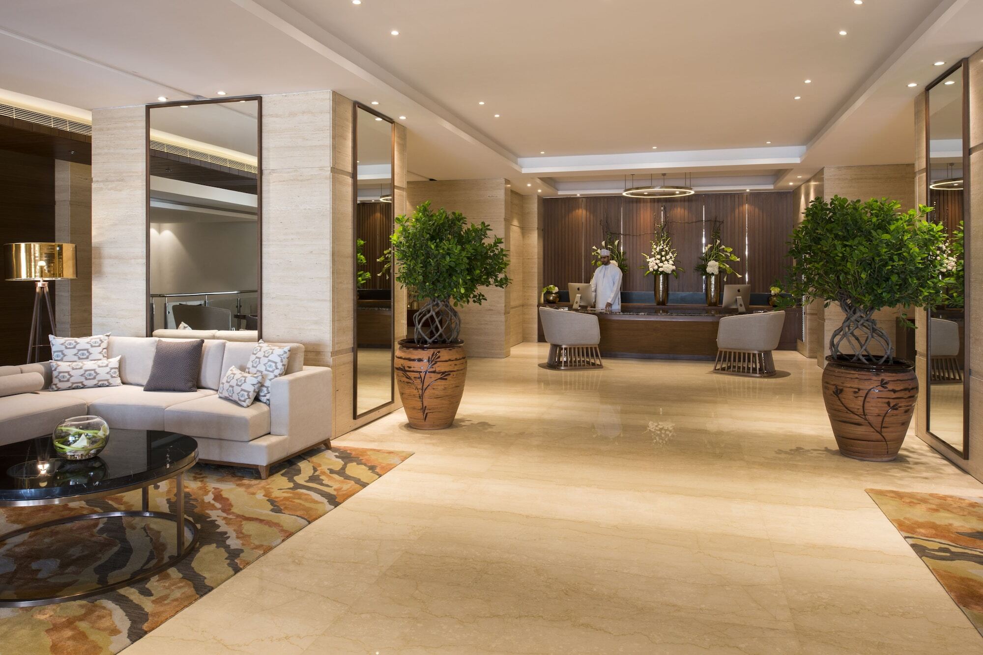 Fraser Suites Muscat Exteriör bild The lobby of the hotel